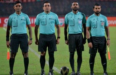 އިންޒާރުތަކާ އެކު ރެފްރީން ބިރުވެރި ކަމެއްގެ ތެރޭ