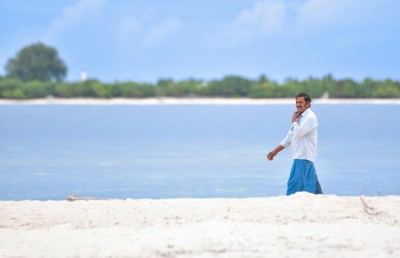 ވަށައިގެން އަގު ބޮޑު ރިސޯޓްތައް، އެކަމަކު ފަގީރު ރަށްތައް!
