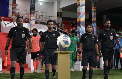 އިންޒާރުތަކާ އެކު ރެފްރީން ބިރުވެރި ކަމެއްގެ ތެރޭ