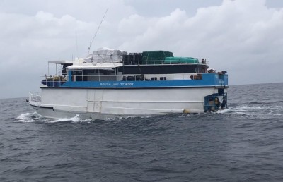 މާ ގިނައިން މުދާ އަރުވައިގެން ފުރި ބޯޓެއް ހުއްޓުވައި މާލެ ފަޅަށް ވައްދައިފި