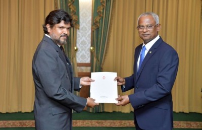 ނުއުމާން: ގޮތެއްގައި ހުންނެވި ބޭފުޅެއް