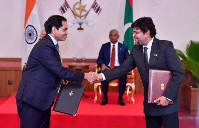 ނުއުމާން: ގޮތެއްގައި ހުންނެވި ބޭފުޅެއް