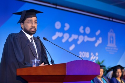 ފުލުހުންނަކީ ރައްޔިތުންގެ ހީރޯއިން، މުޖުތަމައުގެ ތެރޭގައި އިހްތިރާމް ހިފަހައްޓަން ޖެހޭނެ: އަޒްލީން