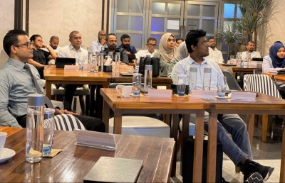 ލޯކަލް އޮތޯރިޓީ ކުންފުނިތަކުގެ ޑިރެކްޓަރުން ތަމްރީންކުރުމުގެ 3 ވަނަ ޕްރޮގްރާމް ނިމިއްޖެ