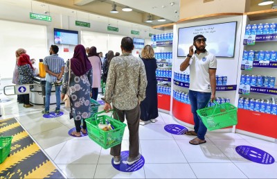 ފިހާރަތަކުގައި ޚިދުމަތް ދޭ މީހުން އަންގި ލައްވަން އިލްތިމާސްކޮށްފި