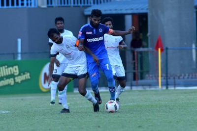 ބޮޑު ތަފާތަކުން ގްރީން ބަލިކޮށް، ނިއުއިން އެއްވަނައިގައި ލީޑު ދަމަހައްޓައިފި