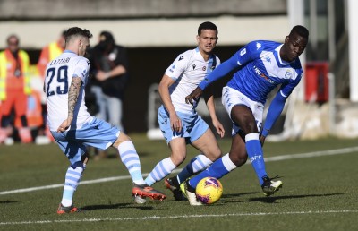 ސަޕޯޓަރުން ނެތި ލީގު ފަށަން ބޭނުމެއް ނޫން: ސަމްޕްޑޯރިއާ