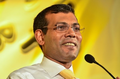 އައްޑޫ ވަކި ދައުލަތަކަށް ހެދުމާ ބެހޭ މަޝްވަރާތަކެއް ރައީސް ނަޝީދު ކުރައްވައިފި!