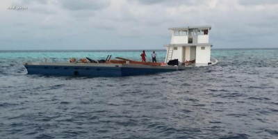 ހިލަ، ހިލަވެލި ބަރުކޮށްގެން ދިޔަ ދޯންޏެއް އަރިއަޅާލައި ބަސްތާތައް ކަނޑަށް ބަނޑުންވެއްޖެ