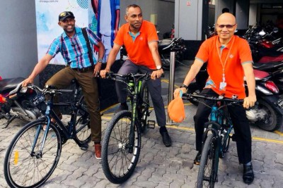 މާދަމާ އޮފީހަށް ދާނީ ބައިސްކަލްގައި!
