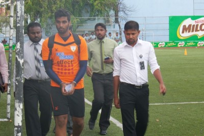 މޭޑޭގައި ފުލުހަކަށް ހަމަލާދީގެން ޖަލަށްލީ ލަބާން، މިިނިވަންކޮށްފި
