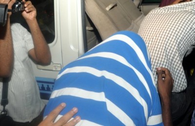 ފައިސާކޮޅަކަށް ޓަކައި މުޖުތަމައެއް ހަލާކުވުމުގެ ބިރު!