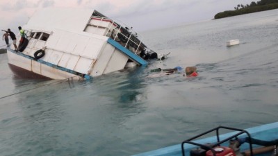 ތޮއްޑޫ ކައިރިއަށް މުދާ އުފުލާ ދޯންޏެއް ބަންޑުން ޖަހާލައިފި