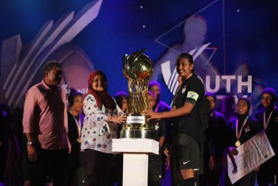 ޓީމް ފްރެންޑްސް ބަލިކޮށް، އަންހެން ޑިވިޝަންގެ ޗެމްޕިއަންކަން ސިފައިން ހޯދައިފި