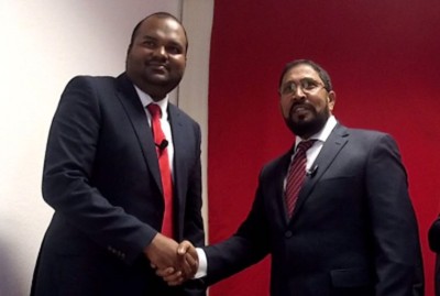 އަލީ ވަހީދާއި އަޑުބަރޭ ޖޭޕީއަށް ސޮއިކޮށްފި