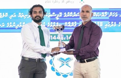 ޒުވާން އުމުރުގައި ގުރުއާންގެ ރަން ތަރިއެއް