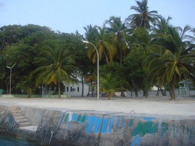 ހޮޅުދޫގައި ހިނގި އެކްސިޑެންޓެއްގައި އަންހެނަކާއި ފިރިހެނަކު މަރުވެއްޖެ