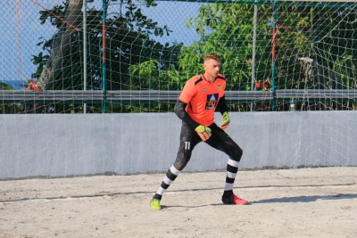 މާޒިޔާގެ ގޯލް ބަލަހައްޓަމުންދިޔަ އިޓަލީ ކީޕަރު ފޮނުވާލައިފި