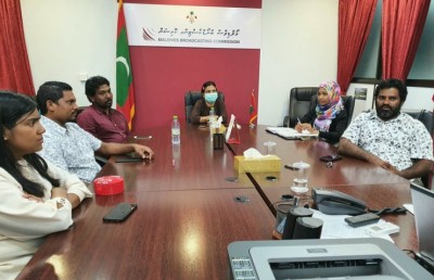 ކޮވިޑް-19: ބްރޯޑްކާސްޓަރުންނާއި ރީ-ބްރޯޑްކާސްޓަރުންގެ ހާލަތު ބަލައި އެހީވަނީ