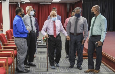 ފަތުވާ މަޖިލިސް ވާ ވެފައި އޮންނަތާ އަހަރެއް، ޒިންމާ ނަގަންޖެހޭ!