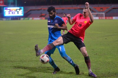 ކުޅުންތެރިއަކު މަދުކޮށް ކުޅުނު ޔޫވީ ކައިރިން ނިއުއަށް އުނދަގޫ މޮޅެއް