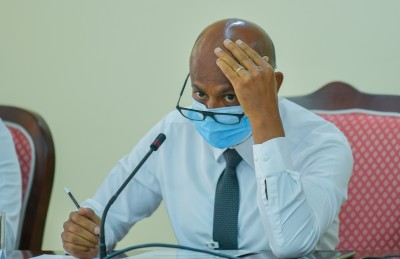 ޕީއެސްއެމްގެ 100 މިލިއަންގެ ހިޔާނާތުގެ އަޑީގައި ދެ ސަރުކާރުން ވެސް އޮޅުވާލުންތައް!