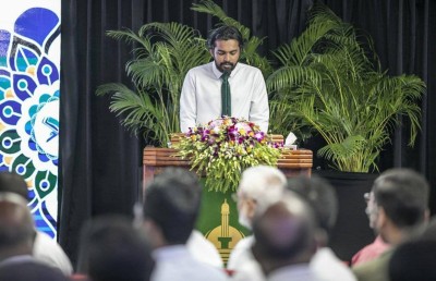 ޒުވާން އުމުރުގައި ގުރުއާންގެ ރަން ތަރިއެއް