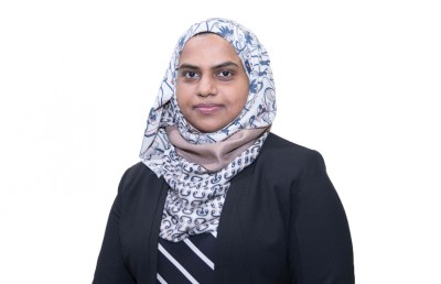 ފައިނޭންޝަލް ކޮންޓޯލަރު ކަމުން ރަޒީނާ އިސްތިއުފާ ދެއްވައިފި