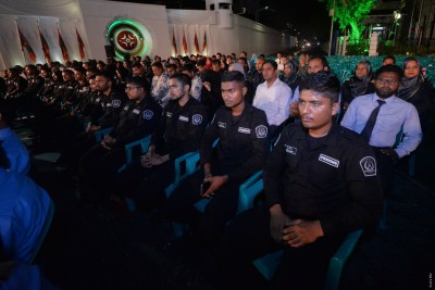 ޖަލަށް މަސްތުވާތަކެތި ވެއްދި ކަމަށް ތުހުމަތުކުރެވުނު ކަރެކްޝަންސްގެ މުވައްޒަފު ވަޒީފާއިން ވަކިކުރަނީ