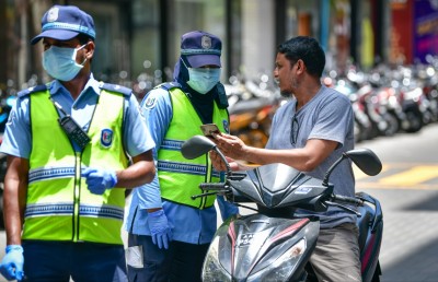 ލޮކްޑައުންއާ ހިލާފުވި ތިން މީހަކު ހައްޔަރުކޮށްފި