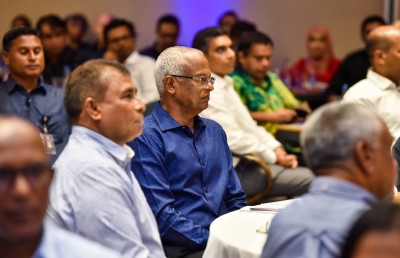 ޓޫރިޒަމްގެ ސިނާއަތް ބަލައިގަތީ މި ސަރުކާރުން: އެމްޔޫ މަނިކު
