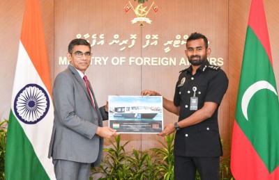 އިންޑިއާގެ ޕްރޮޖެކްޓުތައް އަވަސްކުރަން ދޫކުރާ 100 މިލިއަން ޑޮލަރުގެ އެއްބަސްވުމުގައި ސޮއިކޮށްފި