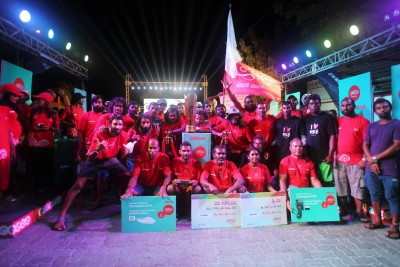 އުރީދޫ މަސްރޭހުގެ ޗެމްޕިއަންކަން މަލަހިނި އަށް، އިނާމަކަށް 325،000 ރުފިޔާގެ ތަކެތި