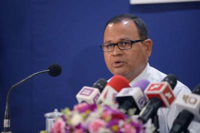 އެއާޕޯޓު އަޅަން ފައިނުގެ މެޖޯރިޓީ ރައްޔިތުން ތާއީދު: އާދަމް ޝަރީފު