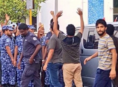 ކުއްލި ހާލަތުގެ ދަށުން ހައްޔަރުކުރި ދެ އެސްއޯ ފުލުހަކަށް ވަކީލުން ހަމަޖައްސަން އަށް ދުވަސް