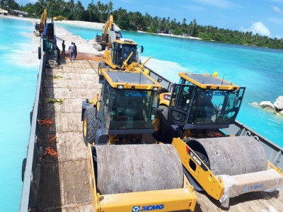 ގިނަ އަދަދެއްގެ މެޝިނަރީ ތަކާއެކު މާވާރުލު އެއާޕޯޓުގެ މަސައްކަތް ހަލުވި ކޮށްފި