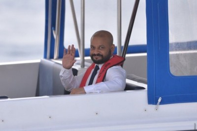 ޕީޕީއެމްގެ ޝަޚްސު އޮޅުވާލުމުގެ ކުށުގައި ފާރިސް ހަތަރު މަހަށް ޖަލަށް