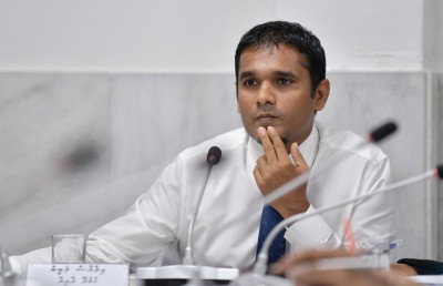 ސަރުކާރަށް "ބްލޭންކް ޗެެކް" އެއް ނުދެވޭނެ: ބައެއް މެމްބަރުން