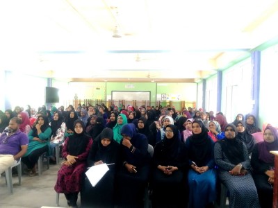 ޓެބްލެޓްތަކަށް ބެލެނިވެރިން އަހުލުވެރިކުރުމަށް ހާއްސަ ސެޝަންތަކެއް!