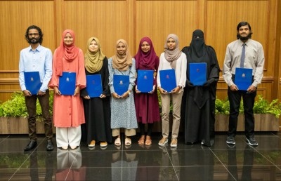 9 ދަރިވަރަކަށް އެމްއެންޔޫއިން ސްކޮލާޝިޕް ދީފި