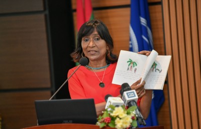 އެމްއެންޔޫން އެހީތެރިވެގެން ތައްޔާރުކުރި ދެ ފޮތް ނެރެފި