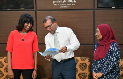 އެމްއެންޔޫން އެހީތެރިވެގެން ތައްޔާރުކުރި ދެ ފޮތް ނެރެފި
