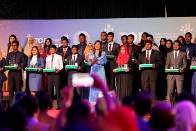 ރައީސްގެ އެވޯޑް ހަ ދަރިވަރަކަށް