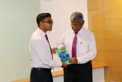 "ބޮޑު ބަނޑޭރީން" ގެ ނަމުގައި ފިނޭންސް މިނިސްޓްރީގެ ތާރީހާގުޅޭ ފޮތެއް ނެރެފި