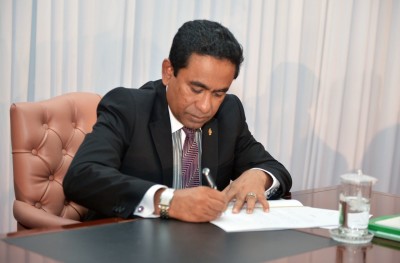 ބޭރުގެ ރައްޔިތުކަން ނޫނީ ހިމާޔަތް ދޫކޮށްލިތާ 10 އަހަރު ނުވާ ނަމަ ދެން ރިޔާސީ އިންތިޚާބުގައި ވާދަ ނުކުރެވޭނެ