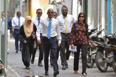 އިބޫ ޑޯޓުޑޯ އަށް ހުޅުމާލެއަށް ވަޑައިގަތުމުން ބަޔަކު ހަމަނުޖެހުން ހިންގަން އުޅެފި