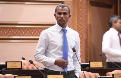 ގިނަ މެންބަރުން ވިދާޅުވީ ބްރޯޑްކޮމް އިން މީޑިއާނެޓަށް މޮނޮޕޮލީ ދީގެން ނުވާނެ ކަމަށް