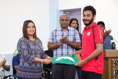 ޒުވާން ވޮލީ ޓީމަށް ޔޫތު މިނިސްޓަރު އިރުތިޝާމް ހިތްވަރު ދެއްވައިފި
