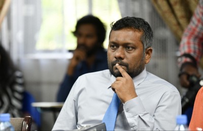 އަމިއްލަ މަސައްކަތްކުރާ އެންމެންނަށް އެލަވަންސް ދޭނެ ފައިސާއެއް ނެތް: ފައްޔާޒް