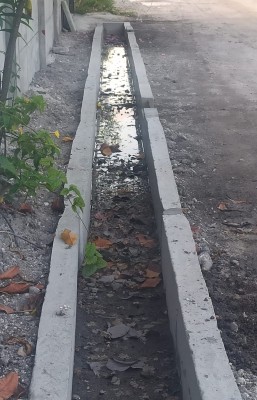 އެފްކޮންސް އިން ފޭދޫގެ މަގުތައް ހަދަނީ ފެންވަރު ދަށްކޮށް ކަމަށް ބުނެ ޝަކުވާ ބޮޑުވެއްޖެ